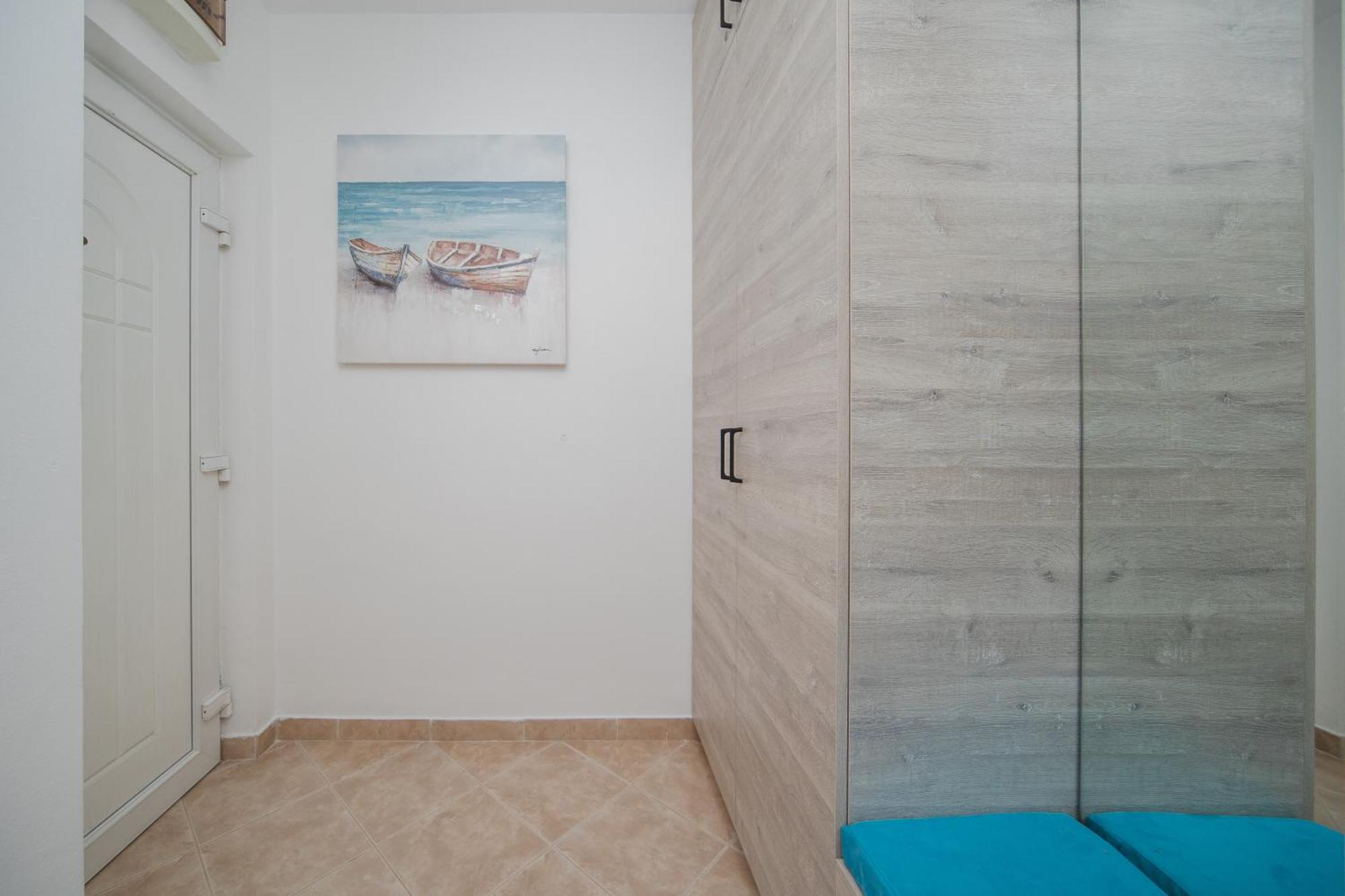 New Renovated Modern Cozy Mediterranean 42m2 Flat Free Parking