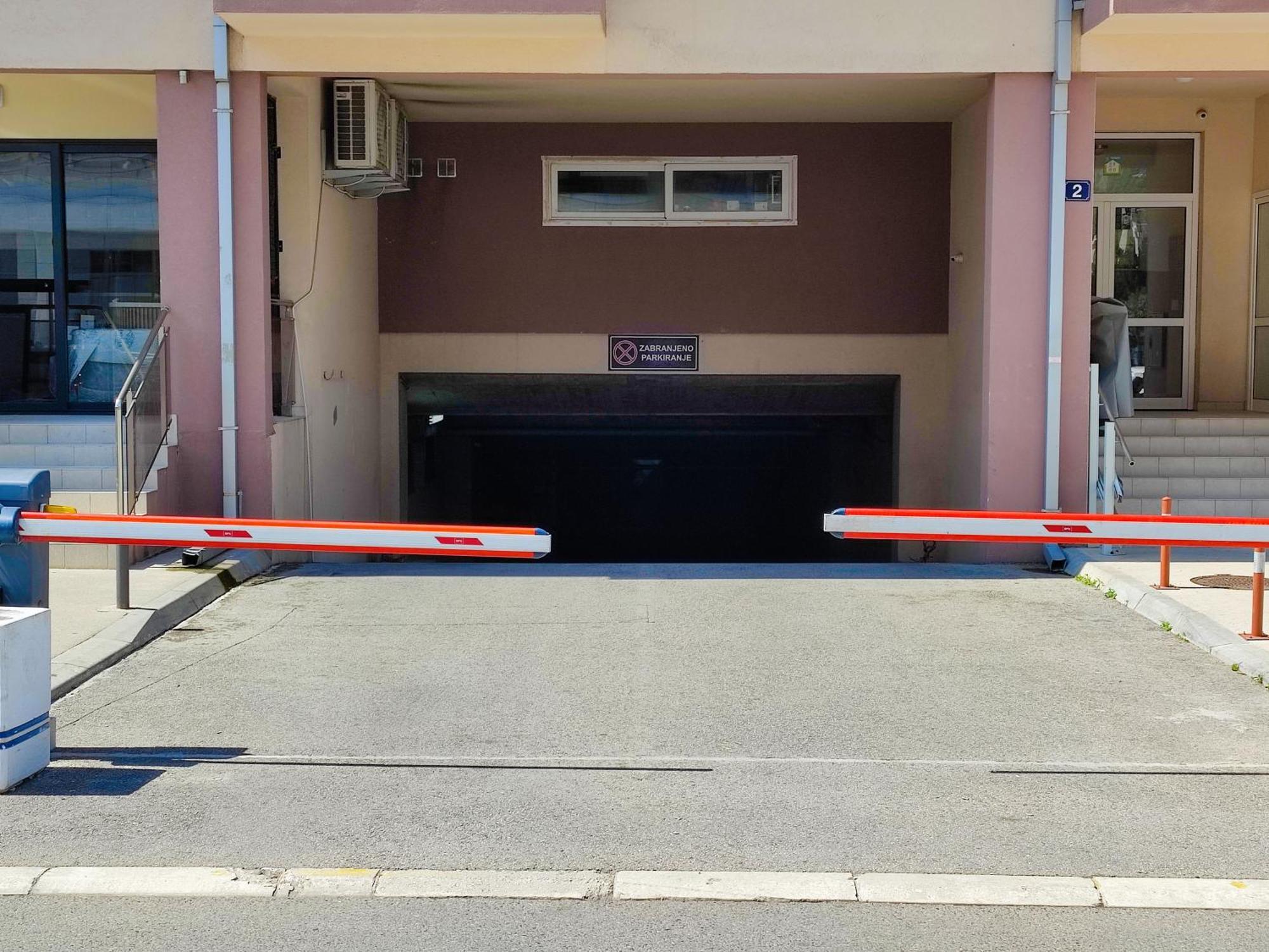 New Renovated Modern Cozy Mediterranean 42m2 Flat Free Parking *