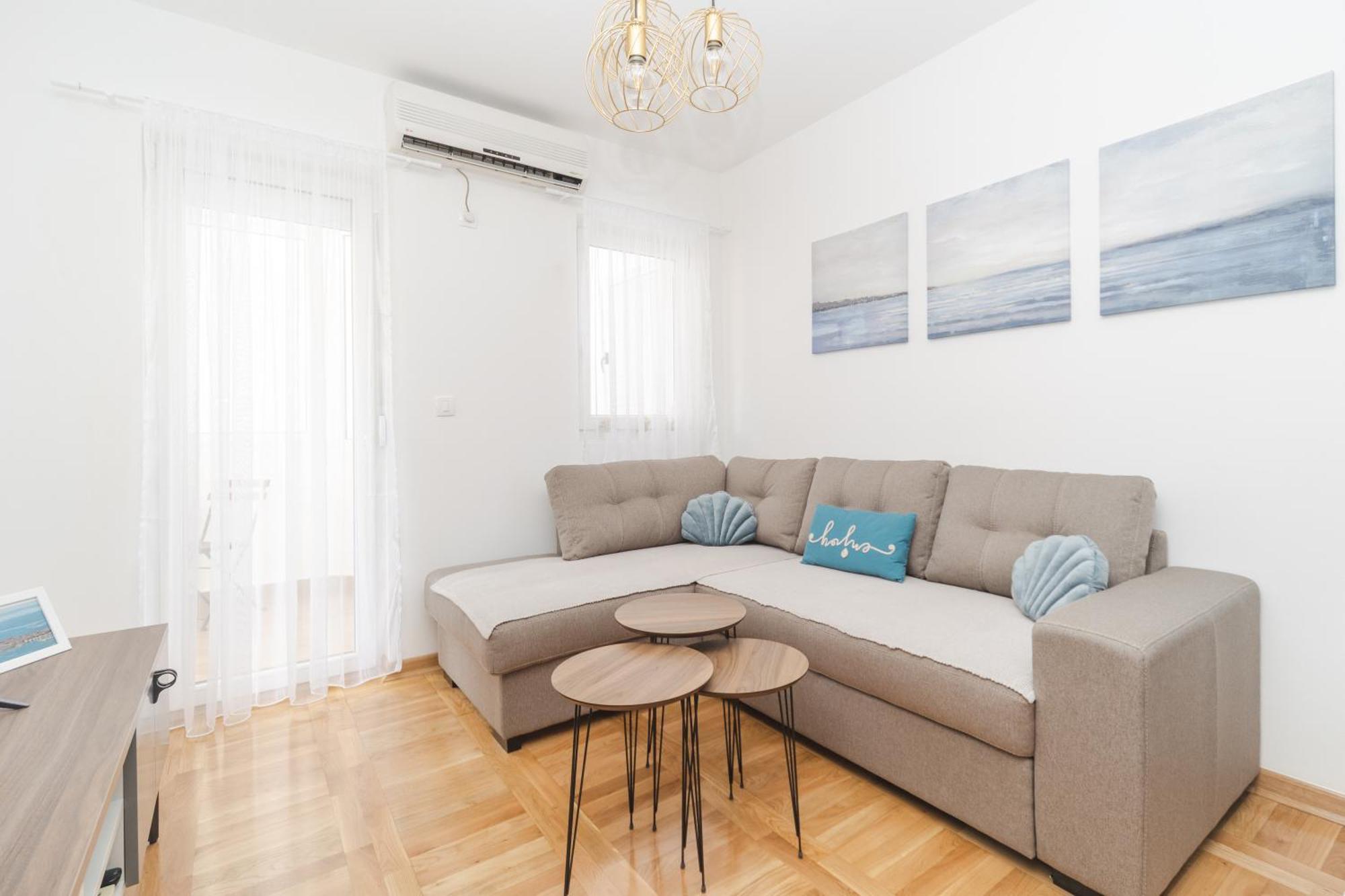 New Renovated Modern Cozy Mediterranean 42m2 Flat Free Parking *
